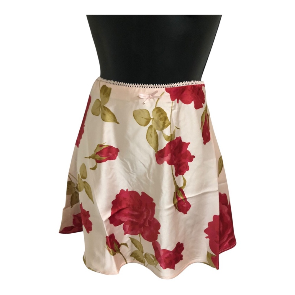 Pink satin effect giant red roses floral print‎ mini tulip hem skirt size small